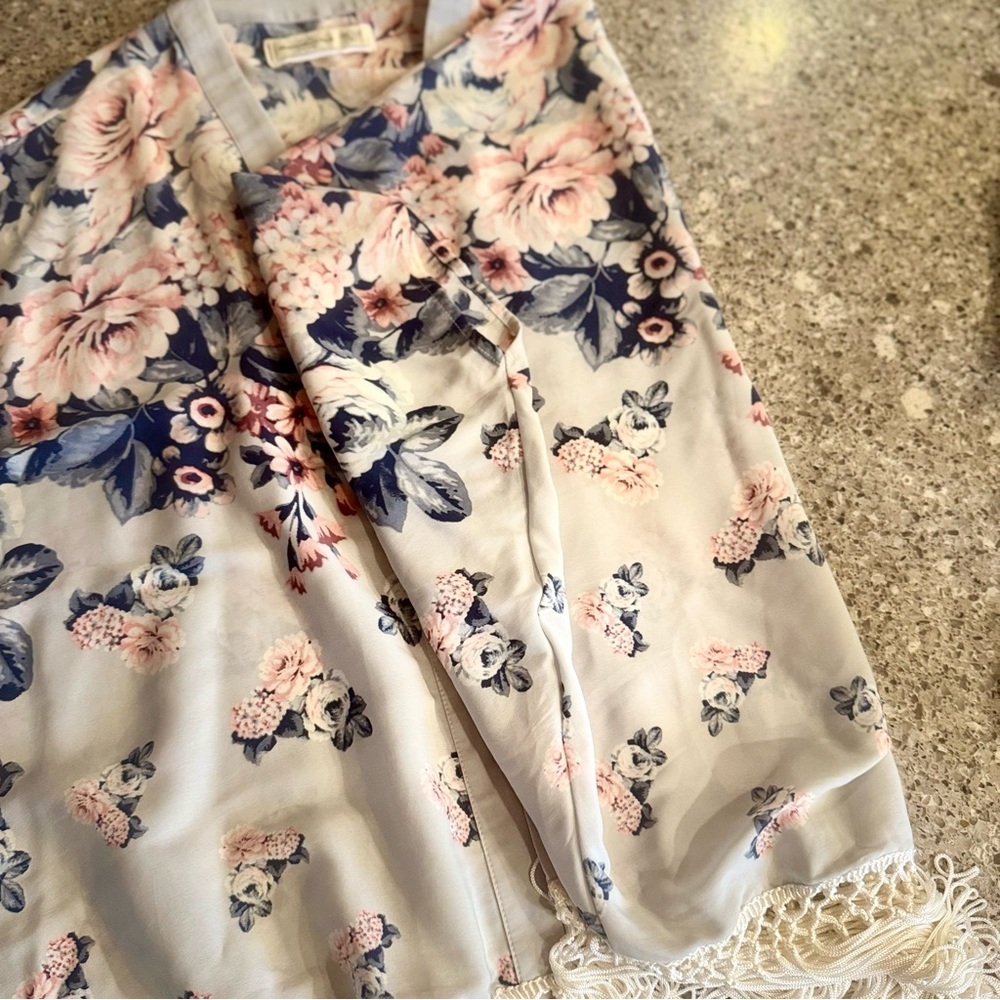 Vintage Floral Kimono with Fringe - Abercrombie & Fitch - Size OS ⭐🌺 - Picture 6 of 12